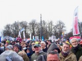 Demonstranten vor dem Brandenburger Tor
